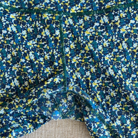 LIMITED EDITION Outdoor Voices Mineral Blooms Sports Bra - Picture 7 of 9